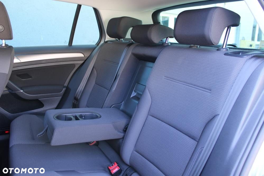 Volkswagen Golf - 12