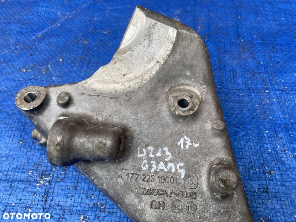 MERCEDES-BENZ E 63AMG 4MATIC A1772231900 ŁAPA SILNIKA - 3