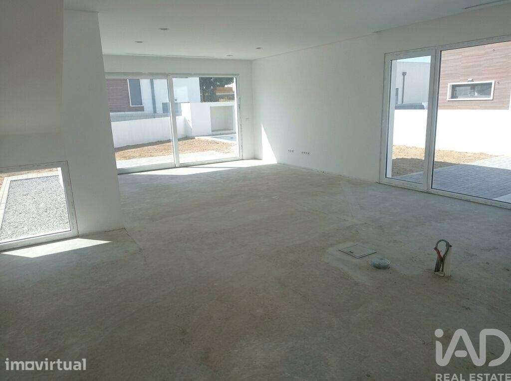 Casa T4 em Azeitão (São Lourenço e São Simão) de 235,00 m2 - Grande imagem: 4/14