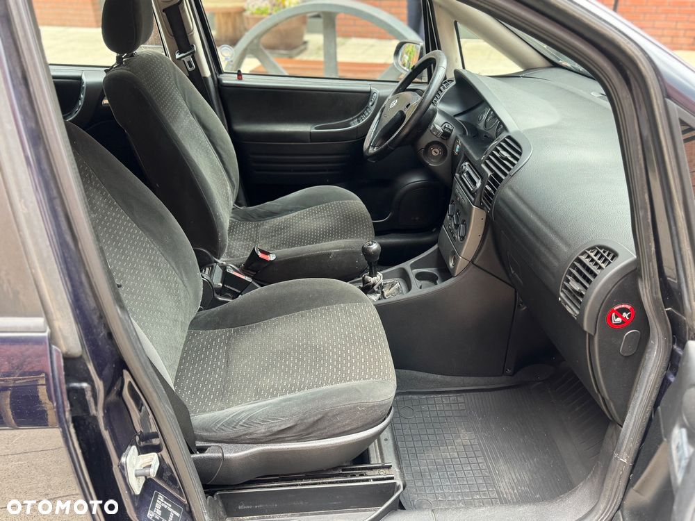 Opel Zafira - 12