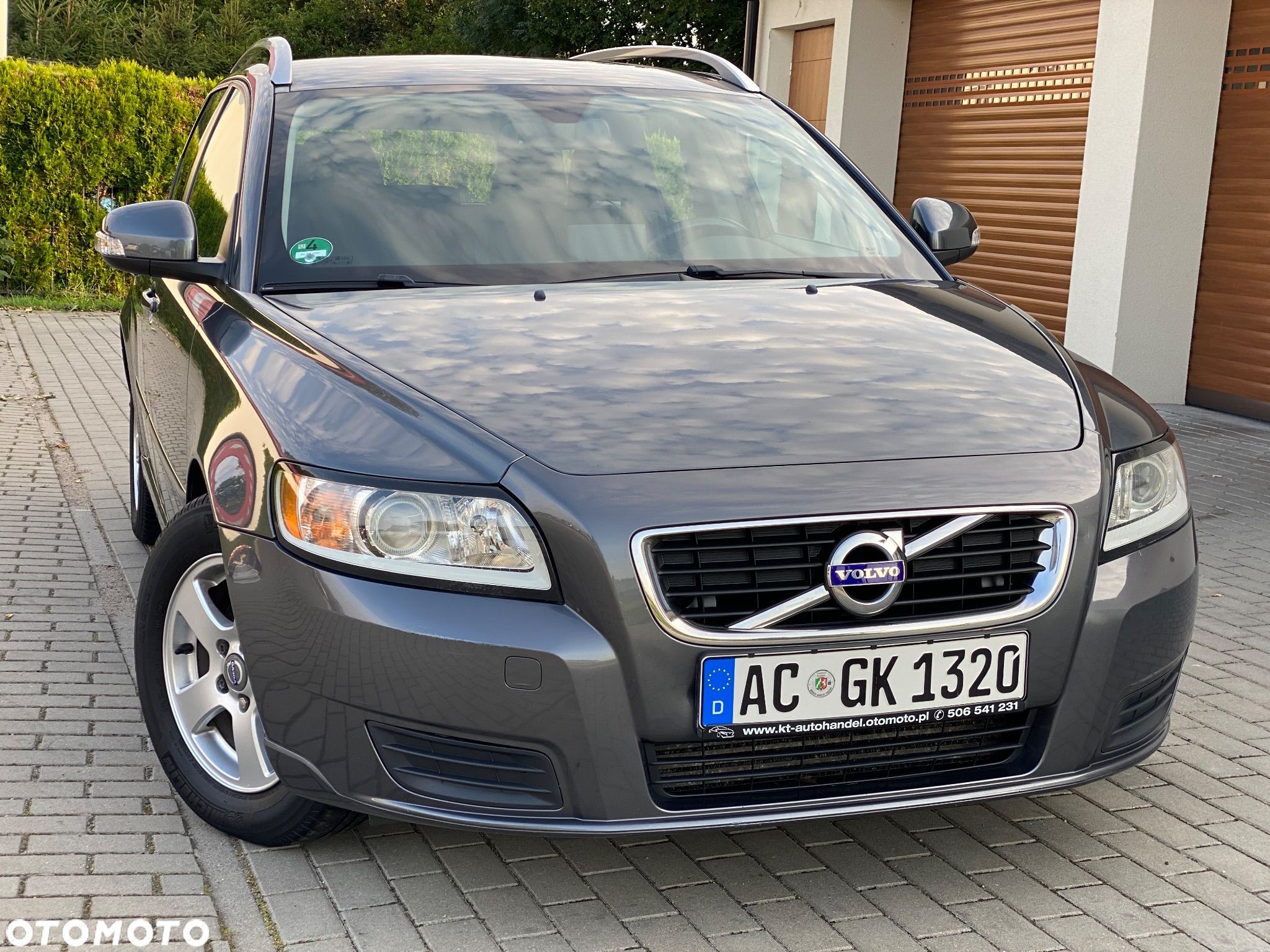 Volvo V50 D2 Momentum - 1