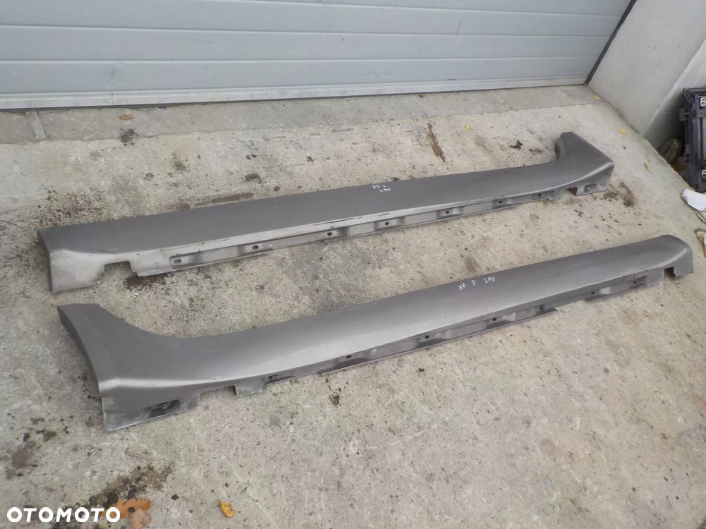 JAGUAR XF X250 LISTWA PROGOWA NAKŁADKA PRAWA LUB LEWA KOLOR LMO - 1