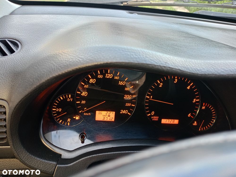 Toyota Avensis - 5