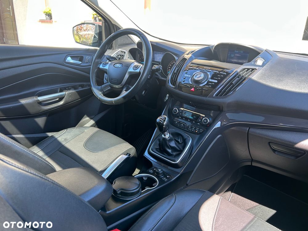 Ford Kuga 2.0 TDCi 2x4 Titanium - 22