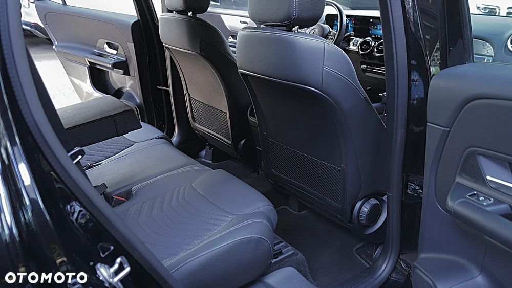 Mercedes-Benz GLB 200 7G-DCT - 17