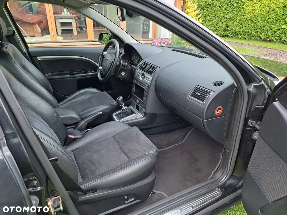 Ford Mondeo - 11