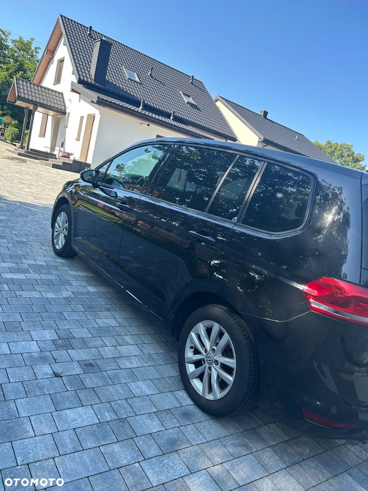 Volkswagen Touran - 15