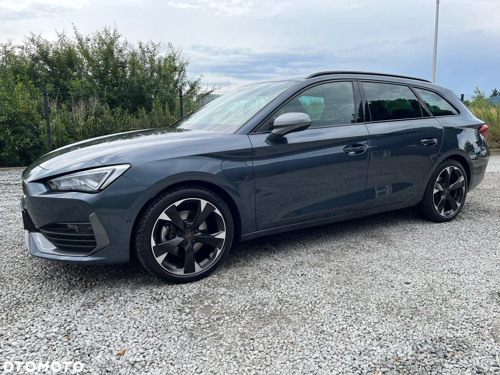 Cupra Leon Sportstourer 1.4 e-Hybrid (180 kW System) VZ - 3