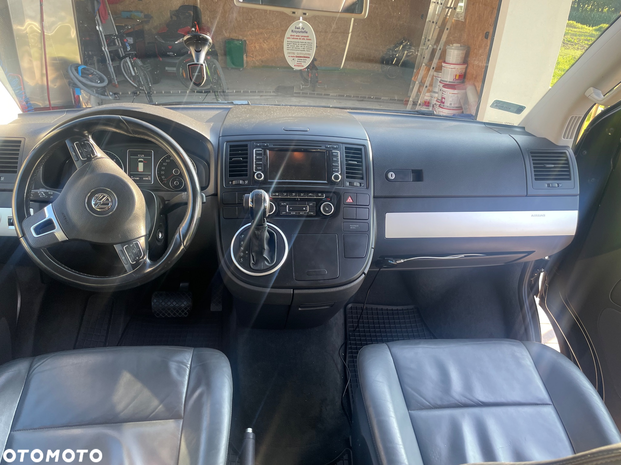 Volkswagen Multivan - 10