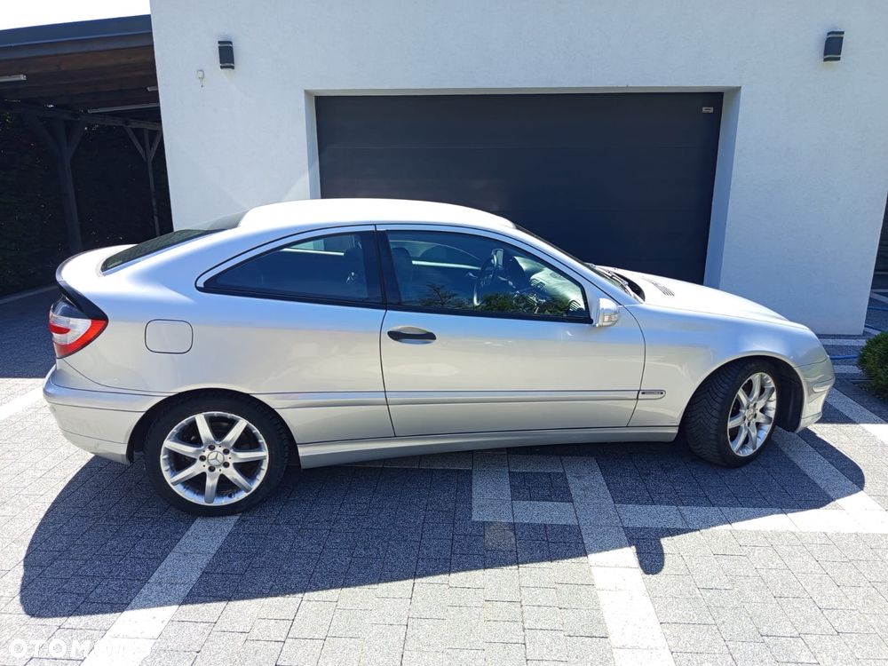 Mercedes-Benz Klasa C 200 Kompressor Automatik - 32