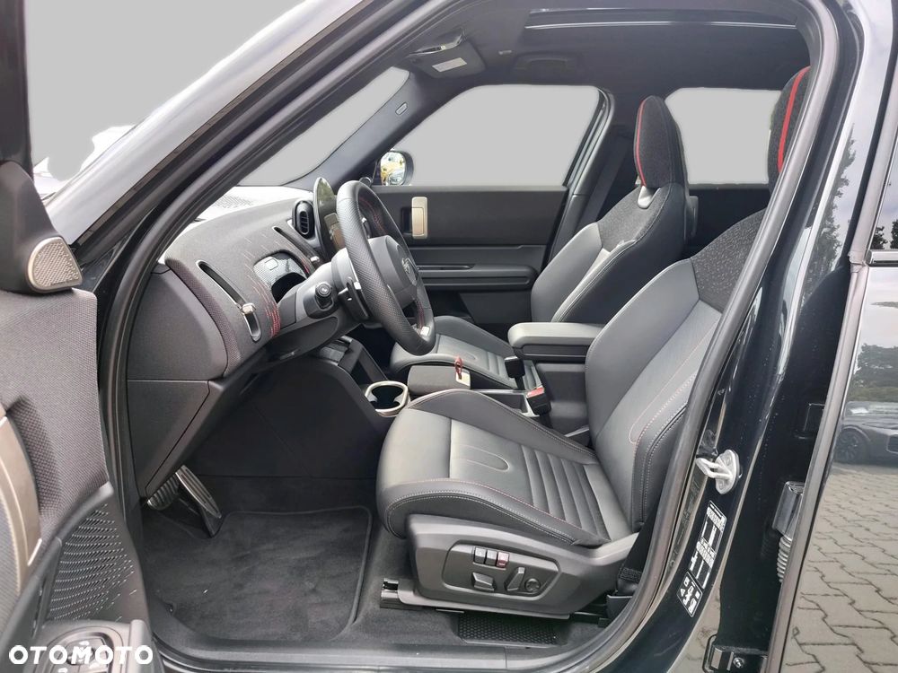 MINI John Cooper Works 2025
