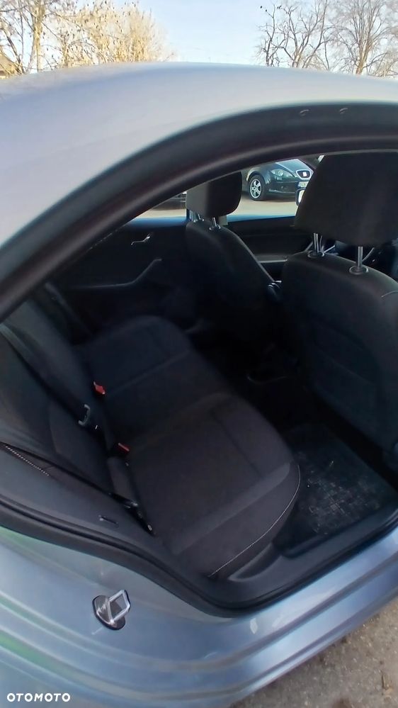 Skoda RAPID 1.6 TDI DPF Edition - 10