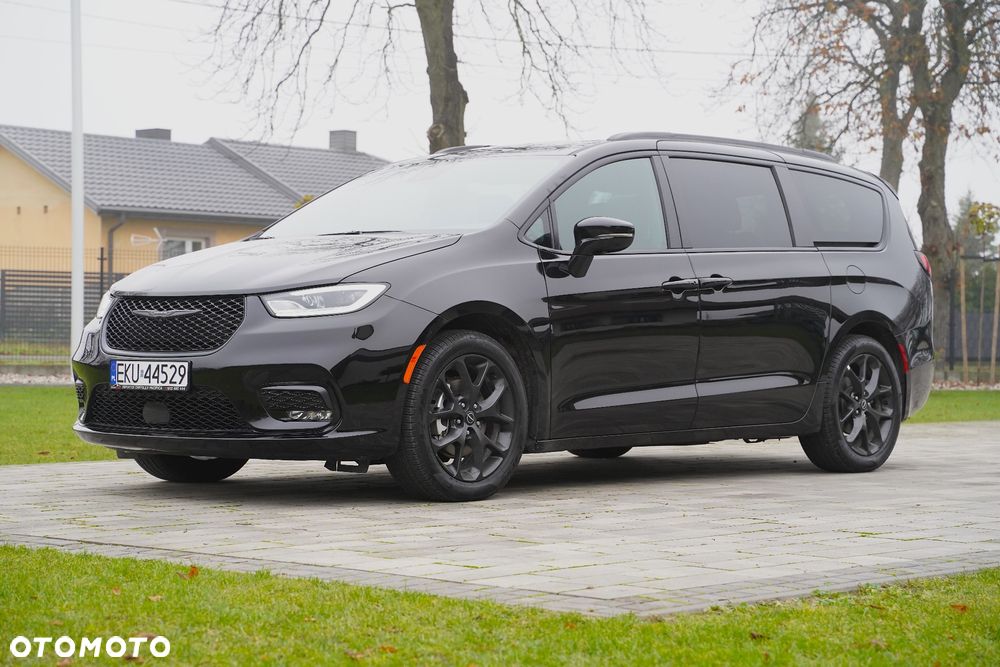 Chrysler Pacifica - 2