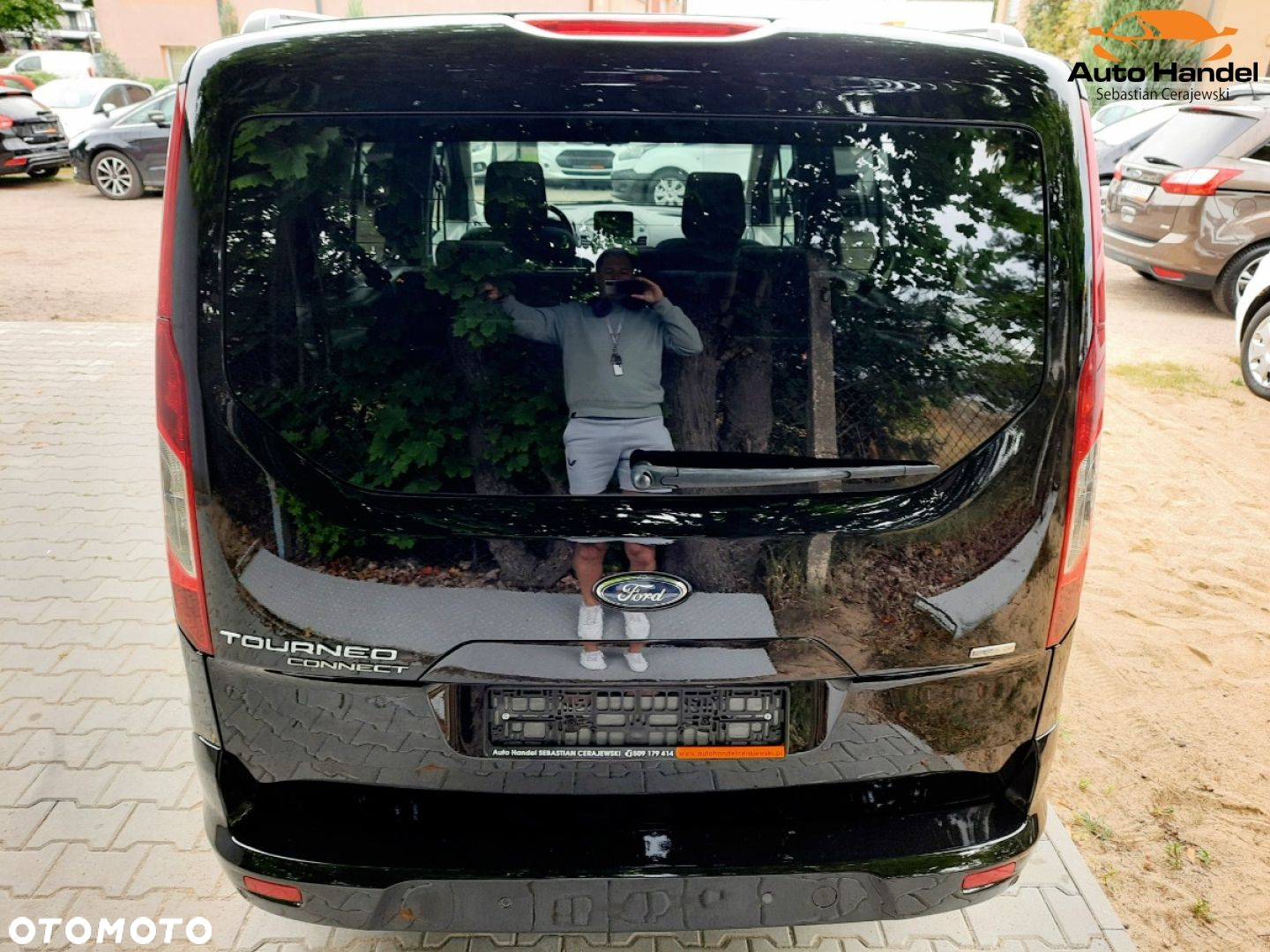 Ford Tourneo Connect Grand - 8