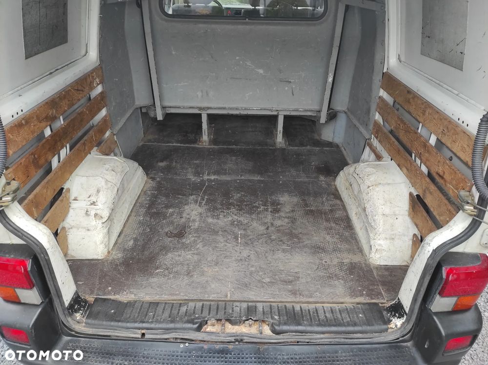 Volkswagen Transporter Escapade - 30