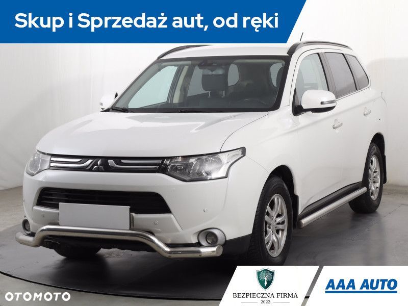 Mitsubishi Outlander - 2