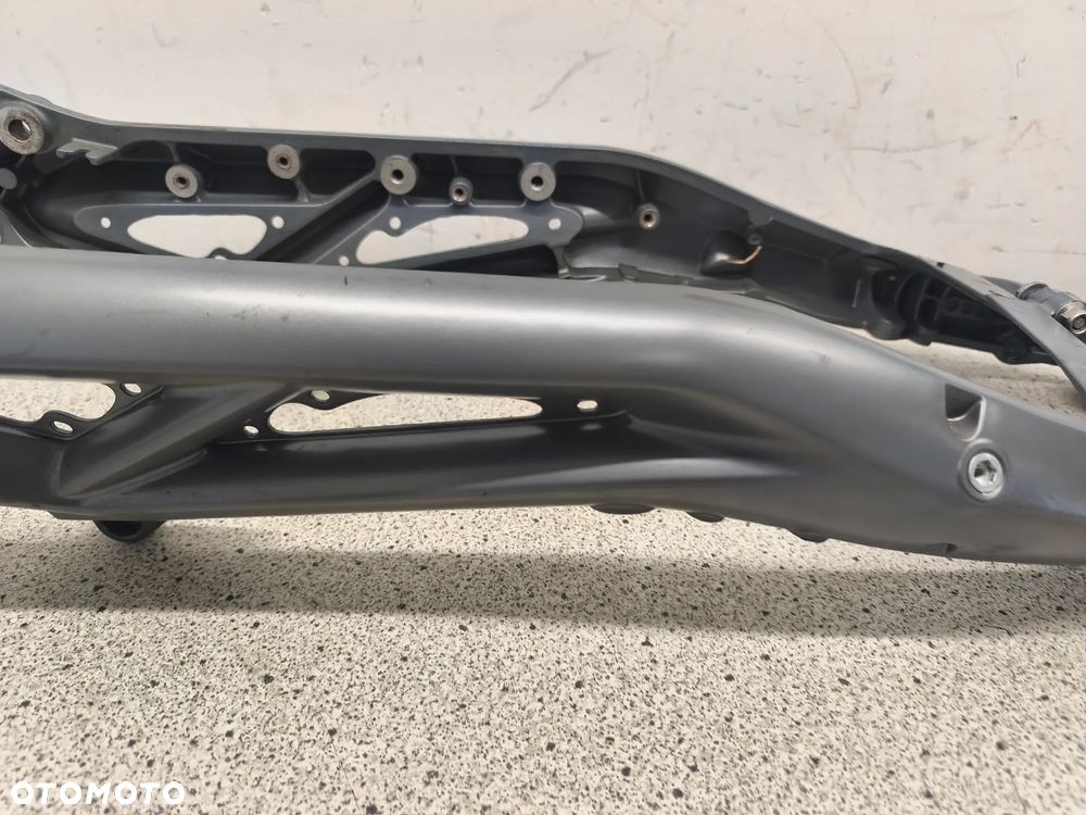 Stelaż tył, tylny Triumph Street Triple 675 - 11