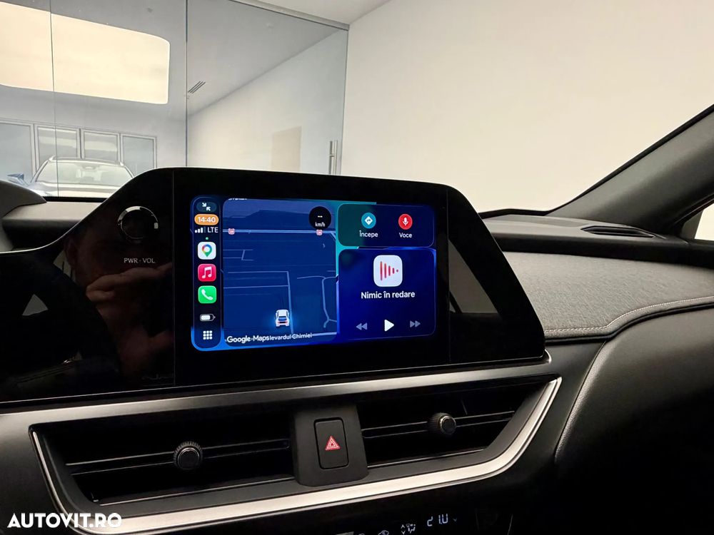 Lexus UX 300h AWD CVT HEV Business - 17