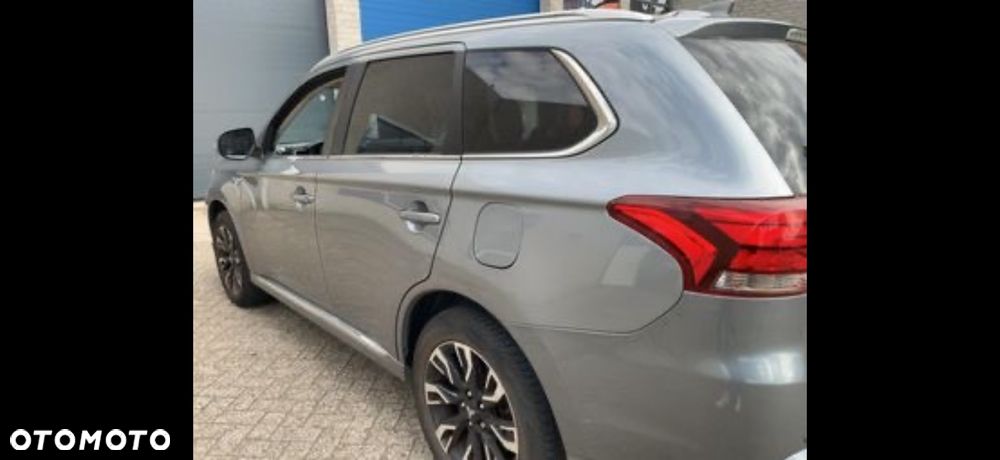 Mitsubishi Outlander Intense + - 30