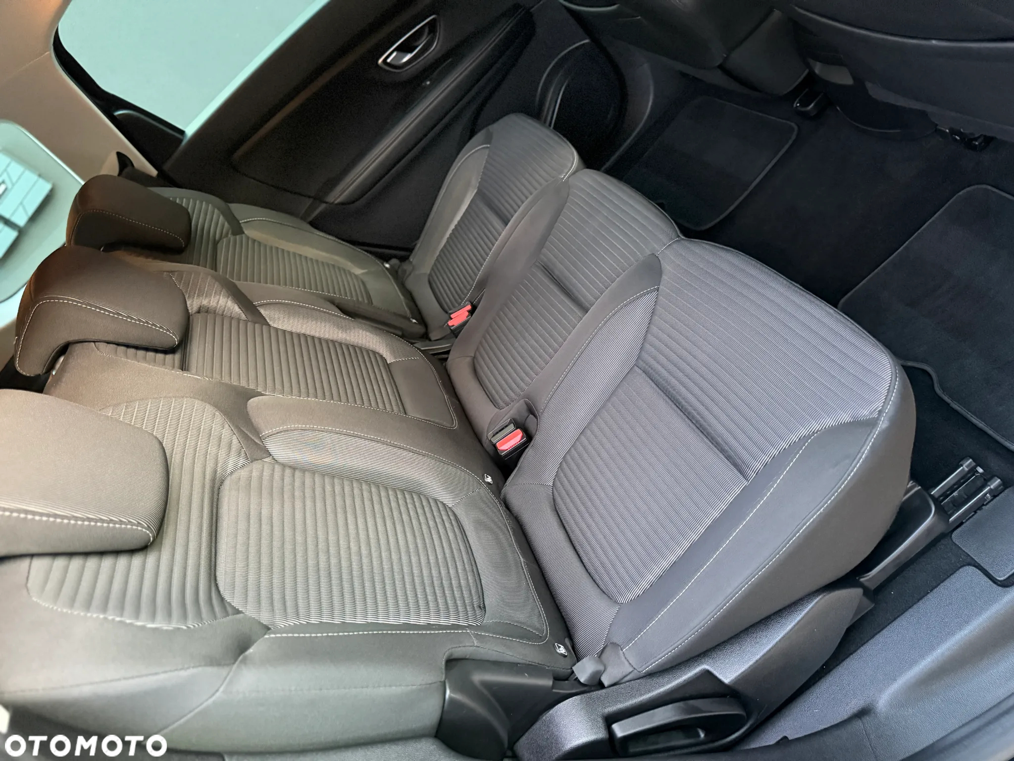 Renault Grand Scenic BLUE dCi 120 EDC BUSINESS EDITION - 19