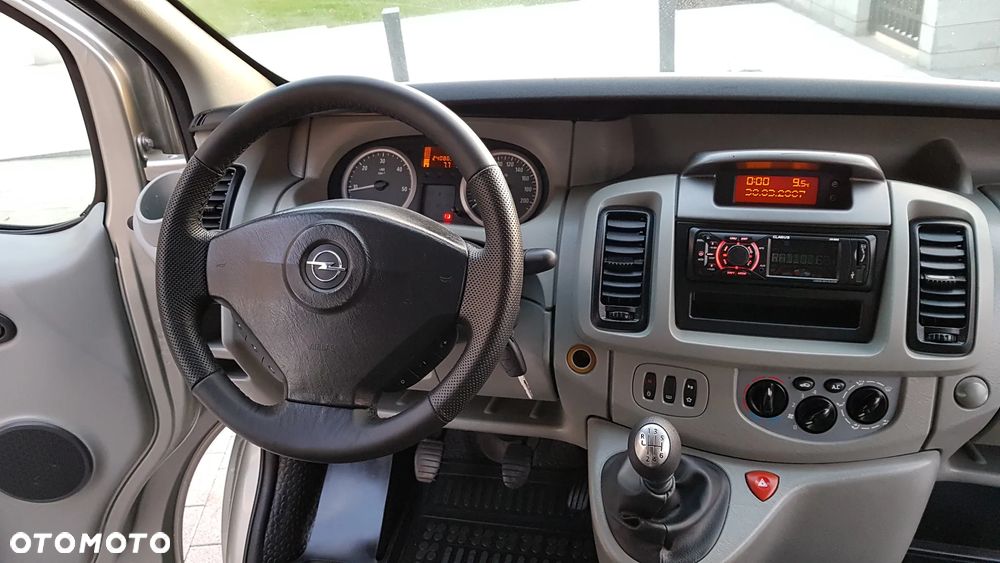 Opel Vivaro ver-2-0-tdci-titanium - 18
