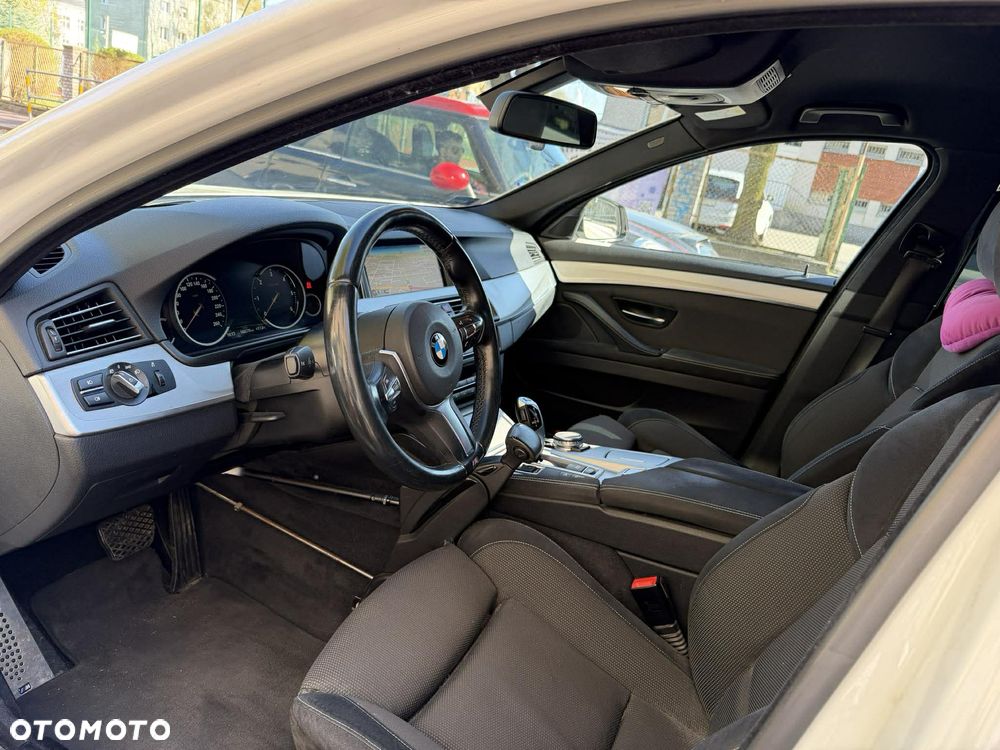 BMW Seria 5 520d xDrive - 10
