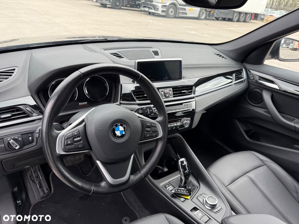 BMW X1 xDrive25i xLine sport - 13
