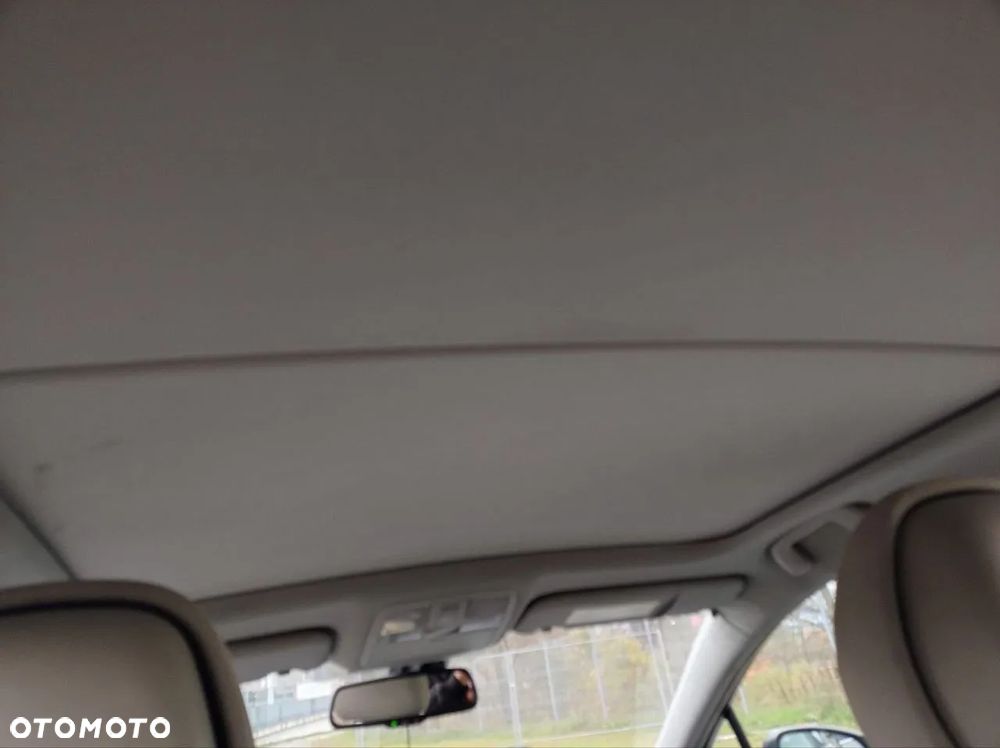 Toyota Avensis 2.0 D-4D Premium - 32