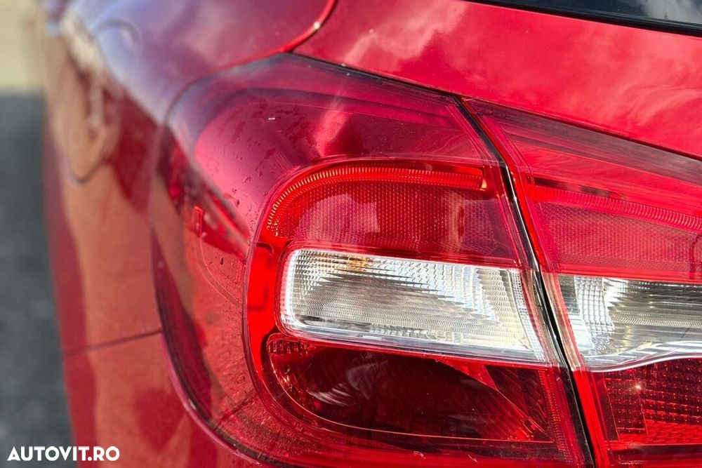STOP STANGA/DREAPTA pe caroserie MERCEDES-BENZ GLA - AN 2016 - 1