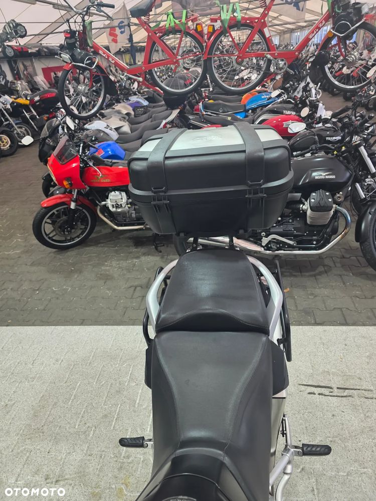 Moto Guzzi Stelvio - 24