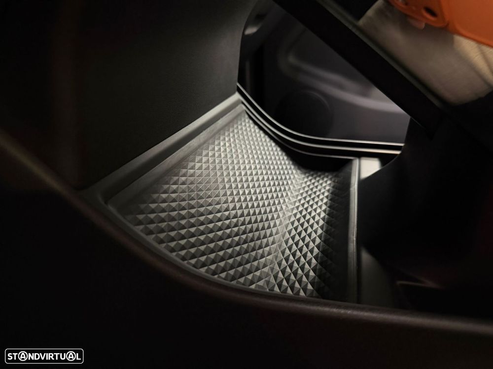 Land Rover Range Rover Evoque 1.5 P300e AWD R-Dynamic SE Auto - 26