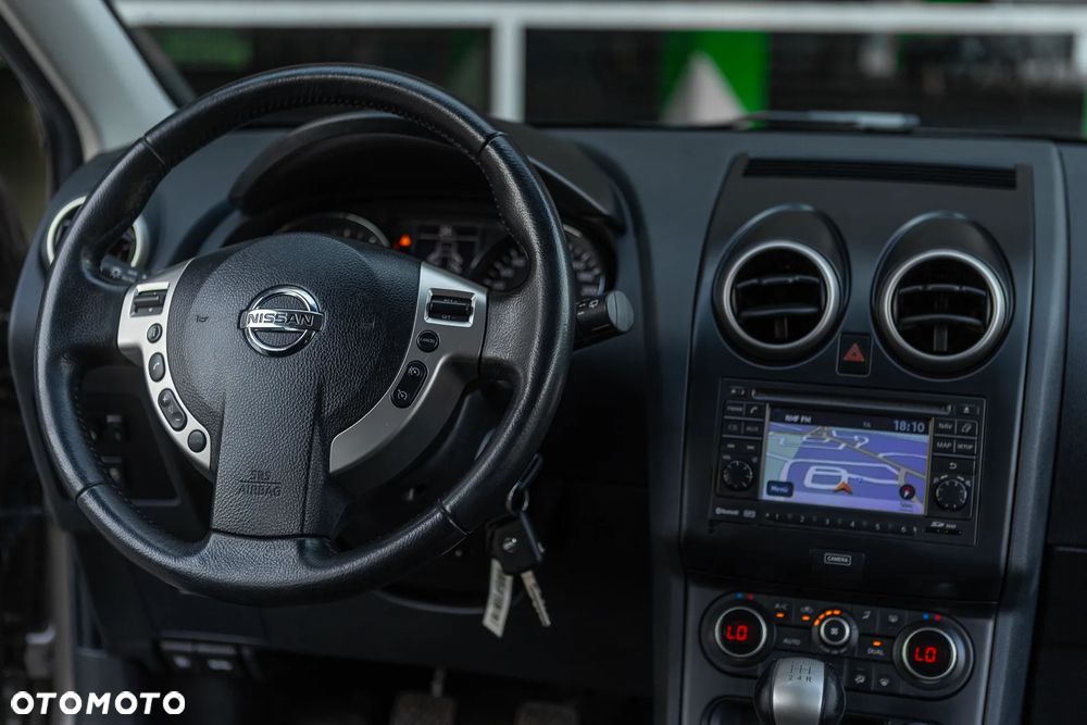 Nissan Qashqai - 25