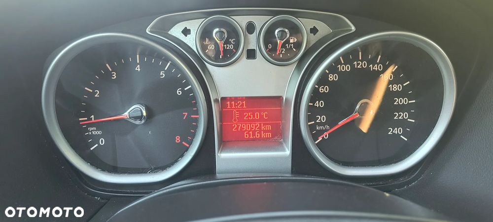 Ford Focus 1.6 16V Trend - 13