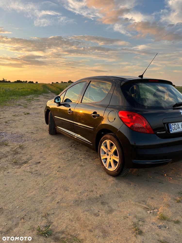 Peugeot 207 1.4 - 6