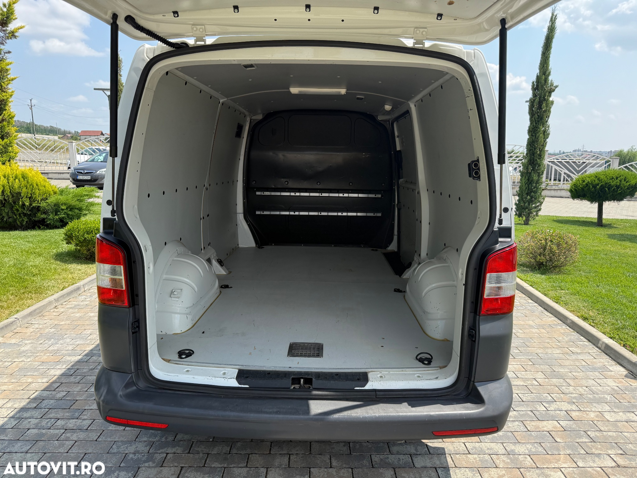 Volkswagen Transporter - 14