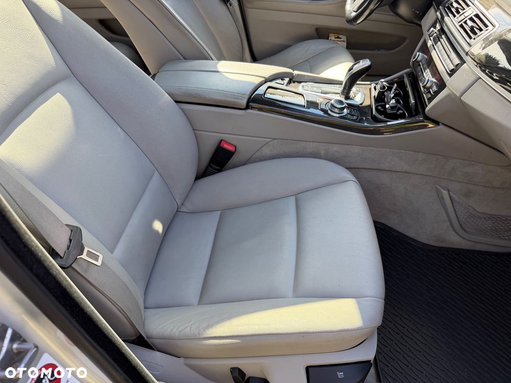 BMW Seria 5 530d Sport-Aut Luxury Line - 26