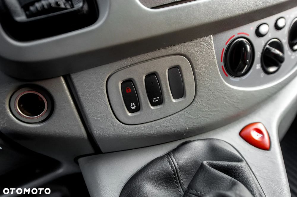 Opel Vivaro - 31