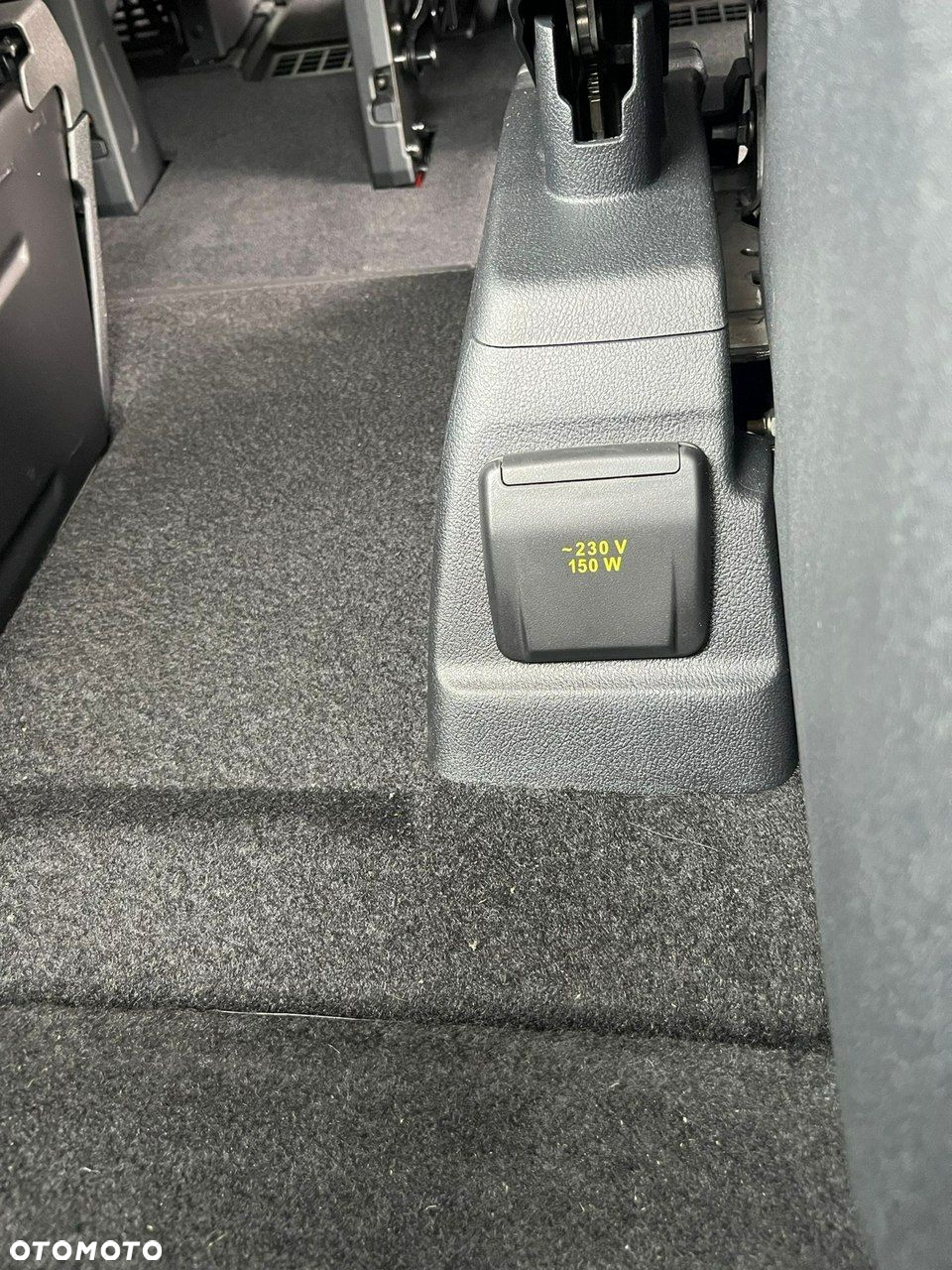 Ford Tourneo Custom - 13