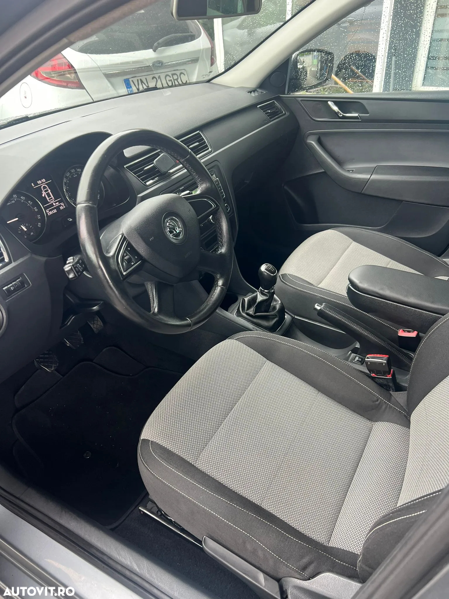 Skoda RAPID 1.6 TDI Elegance - 24