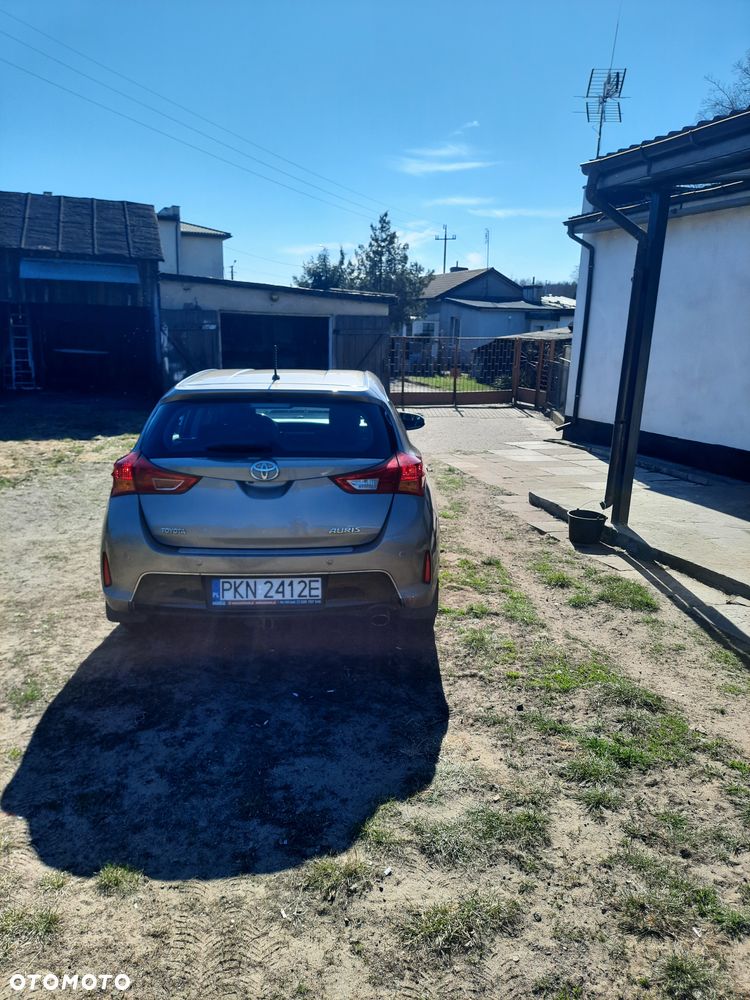 Toyota Auris 1.6 Premium Comfort - 5