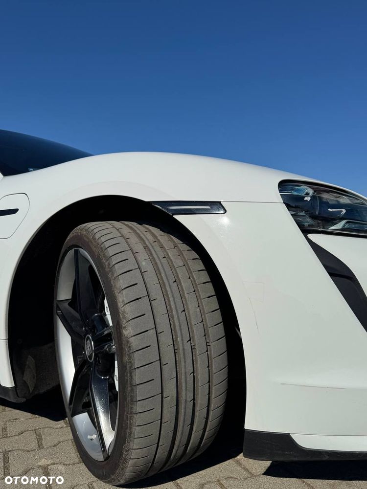 Porsche Taycan GTS - 4