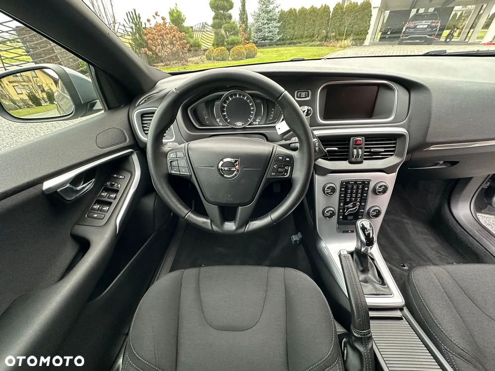 Volvo V40 T2 Geartronic Momentum - 19