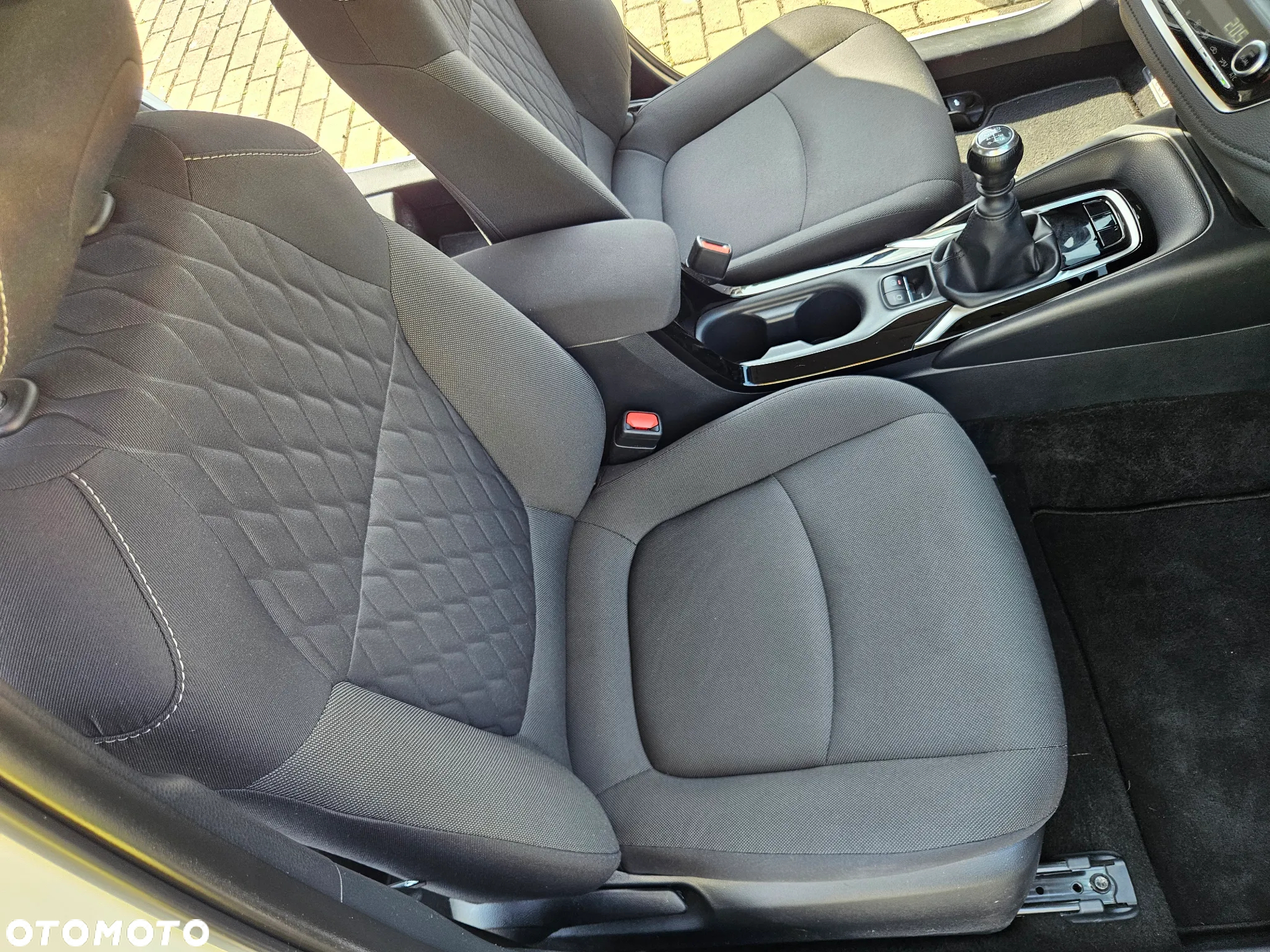 Toyota Corolla 1.6 Comfort - 31