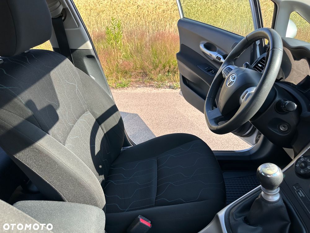 Toyota Auris 1.33 VVT-i Active - 27