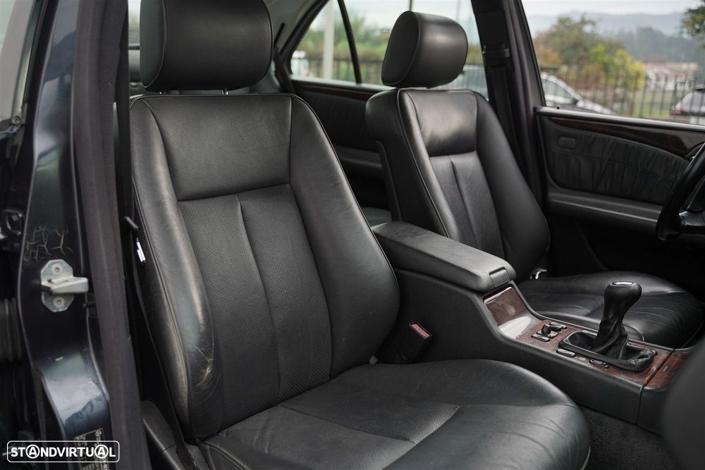 Mercedes-Benz E 220 CDI Classic - 21