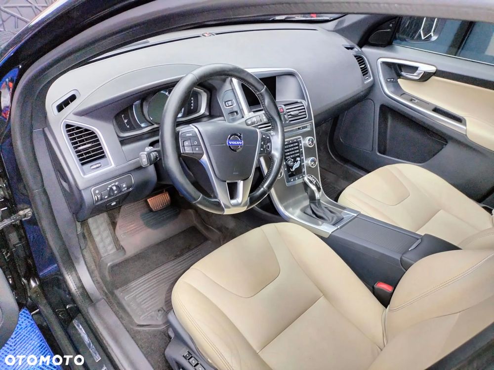 Volvo XC 60 D4 AWD Summum - 4