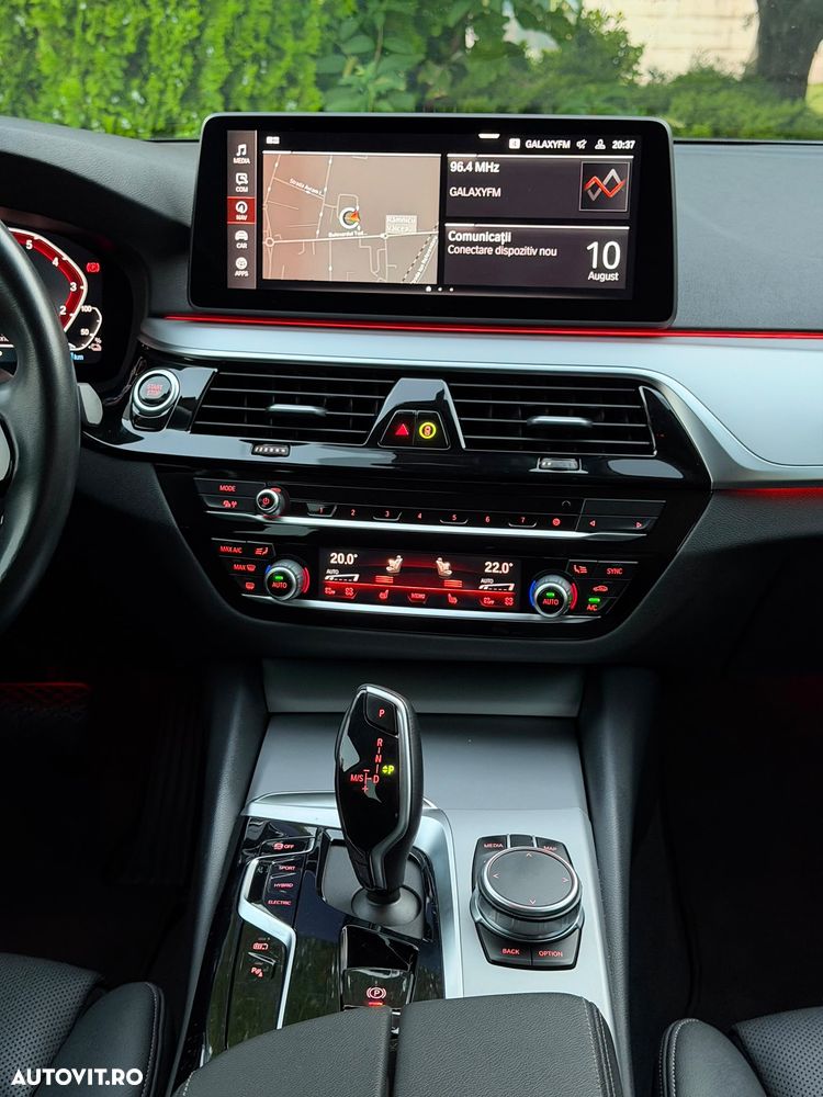 BMW Seria 5 530e Aut. Luxury Line - 13