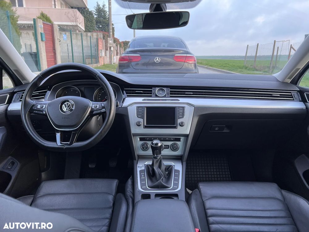 Volkswagen Passat 2.0 TDI Trendline - 12