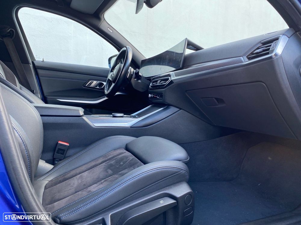 BMW 320 d Touring Pack Desportivo M Auto - 13