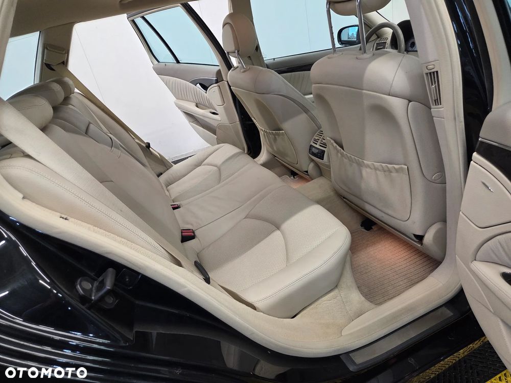 Mercedes-Benz Klasa E 320 CDI T Avantgarde - 17